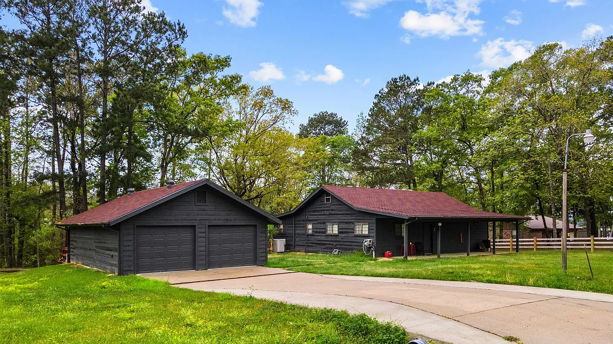 Building Photo - 273 Moss Ln