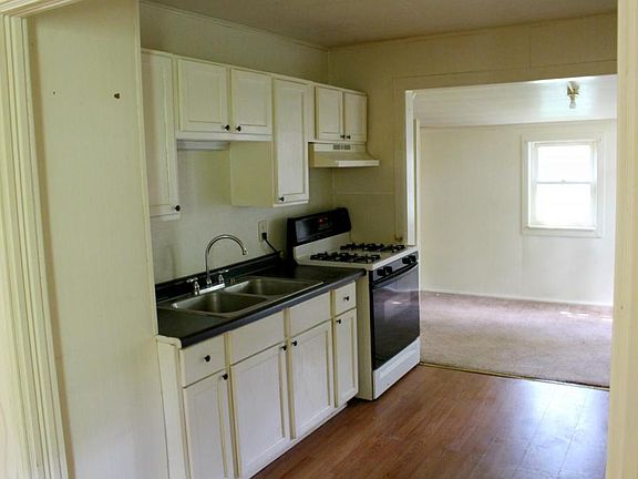 4th image of 45 E 36th Ave
