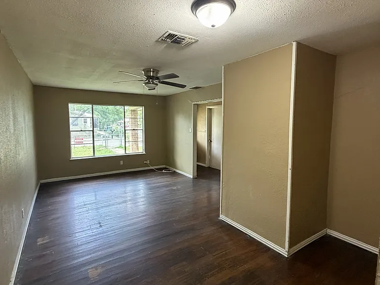 502 W Academy St — Photo 6