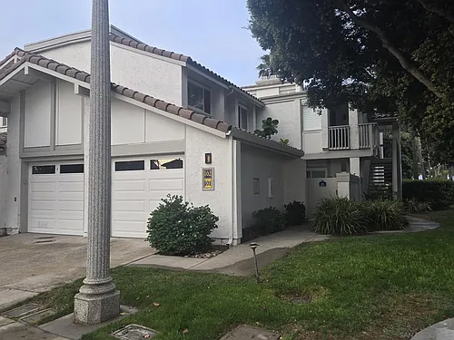 101 Kingston Ct W Photo 1