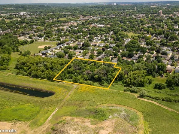 20 1/2 Avenue Nw, Rochester, MN 55901