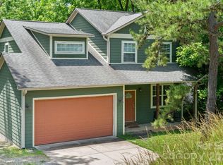 7 Apple Ln, Asheville, NC 28804