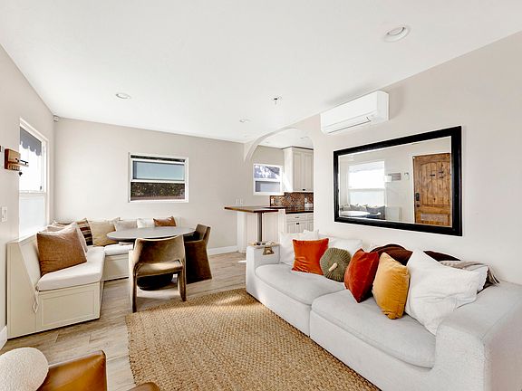 living room, breakfast nook