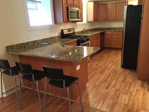 4th image of 4419 N Albany Ave #1