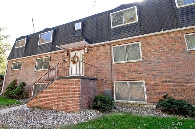 1st image of 613 S Van Buren St APT 6