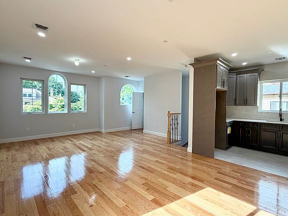 3rd image of 24 Hope Ave #2