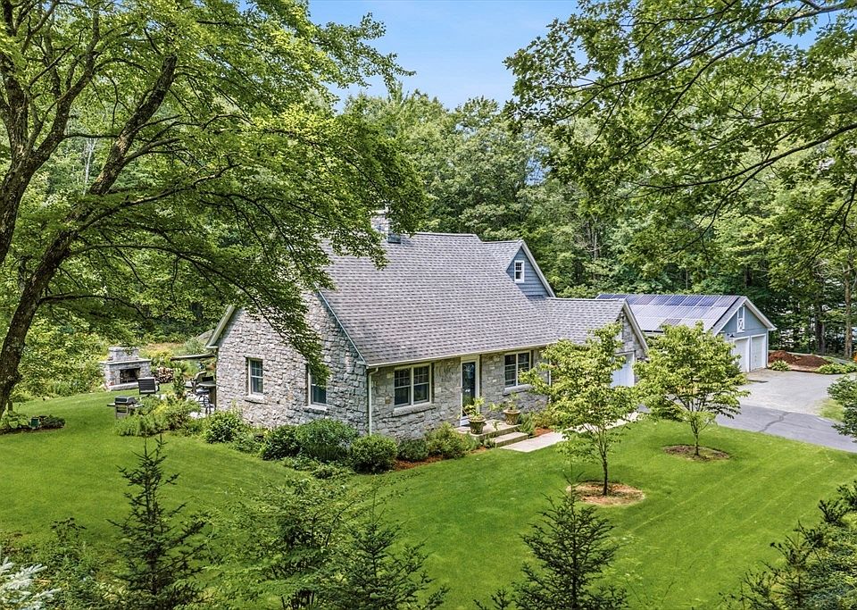 1st image of 33 Rattle Hill Rd