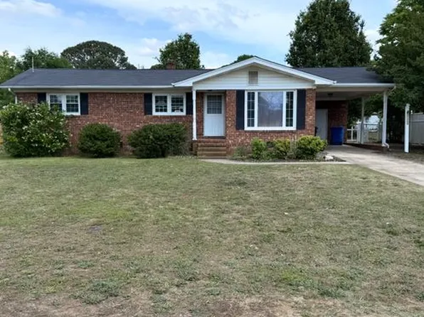 2039 Ironwood Dr, Fayetteville, NC 28304