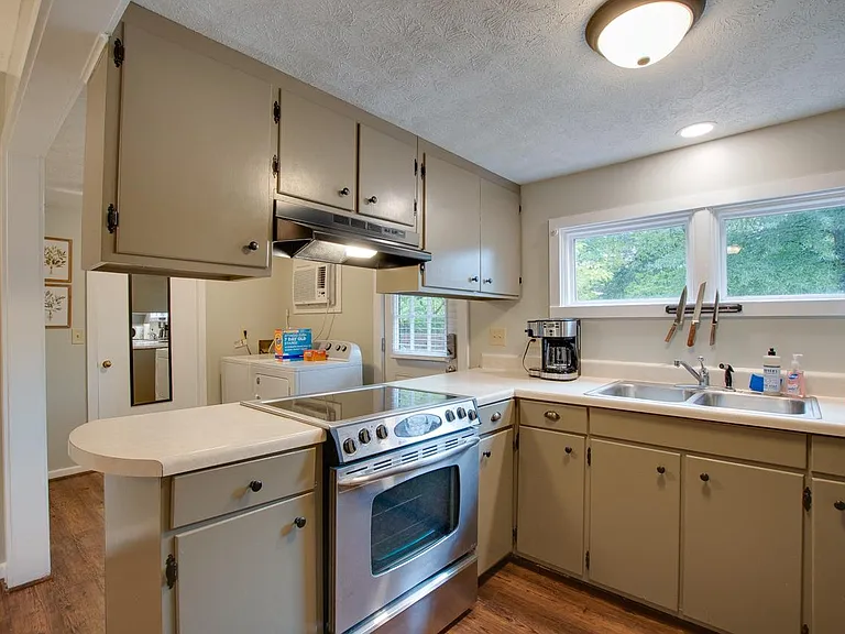 1500 McKinley Ave NE #B — Photo 21
