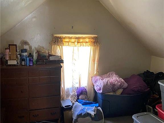 2nd image of 2721 Falls St
