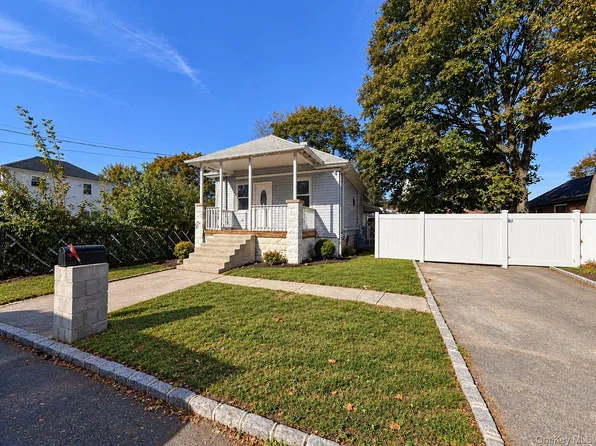137 43rd Street, Copiague, NY 11726