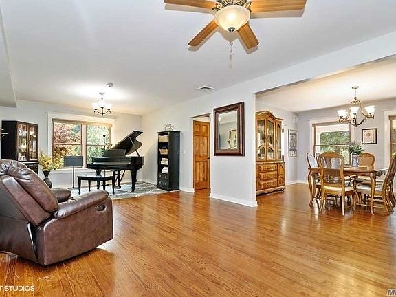 3rd image of 242 Manor Ln
