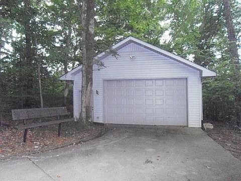 2nd image of 115 Wildwood Cir