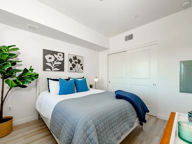 Rising Sun Apartments — Photo 37