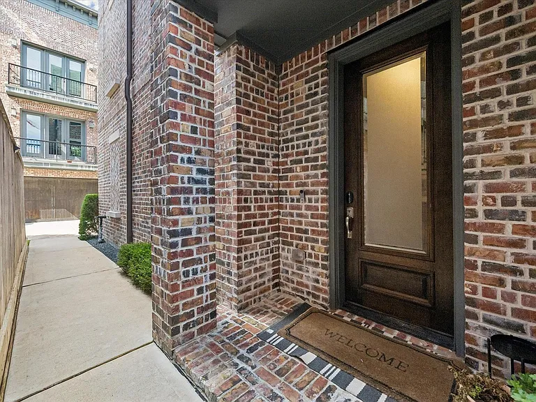 2913 Hicks St — Photo 7