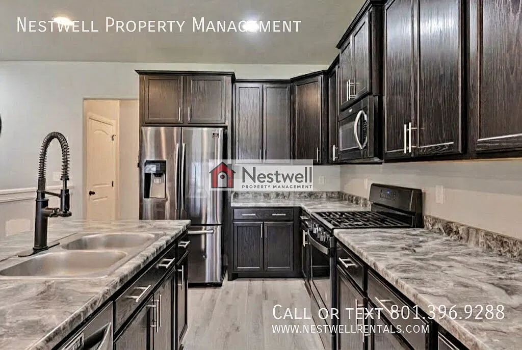 Solar-powered 5-bed Home in Herriman! — Photo 3