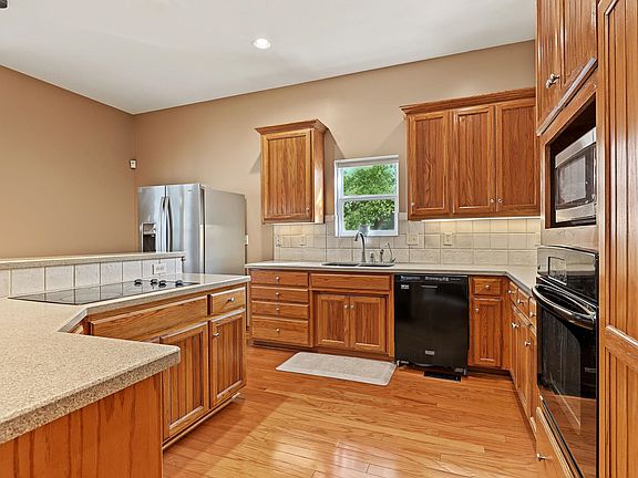 5th image of 2553 N Hazelwood St