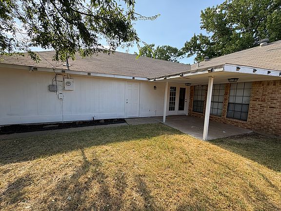 3rd image of 719 Michelle Way
