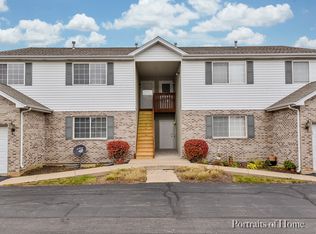 957 Constance Ln UNIT E, Sycamore, IL 60178