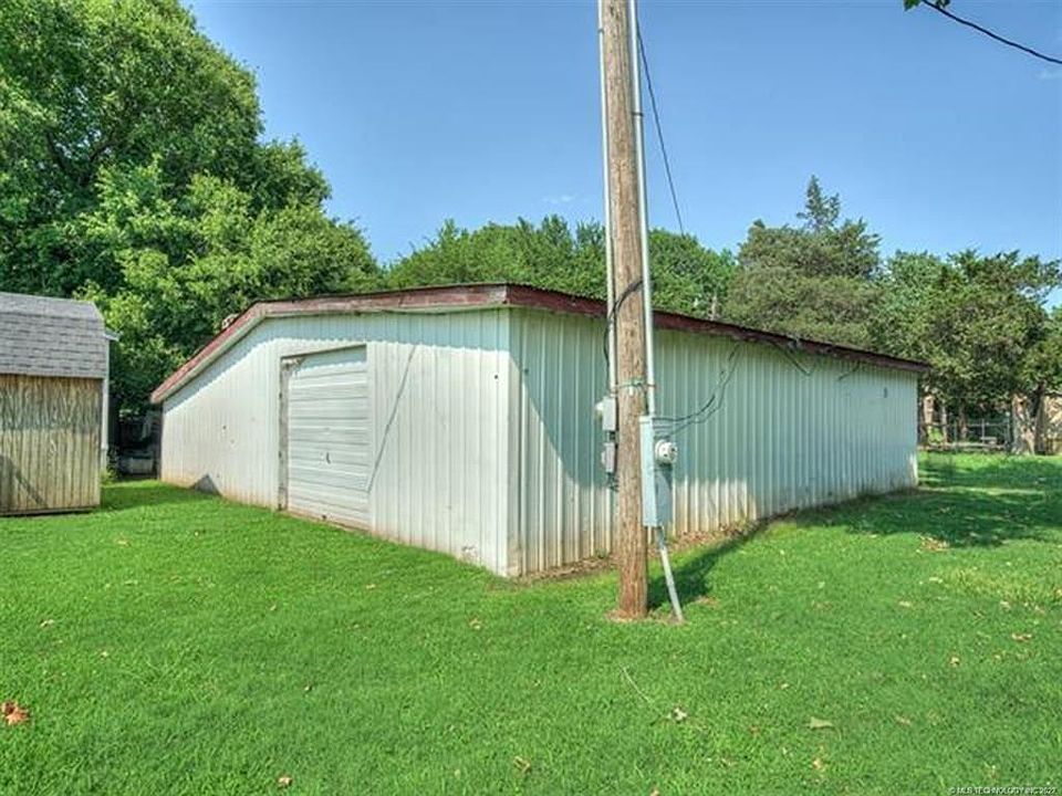 2nd image of 1600 Eastgate Dr #12