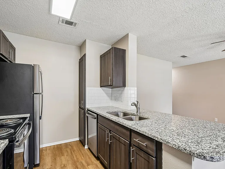 Chappell Hill Apartments — Photo 59