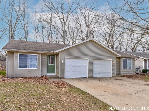388390 388/390 Oak Harbor Ct, Holland, MI 49424