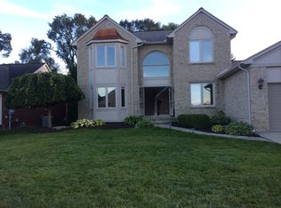 1878 S Shore Dr, Rochester Hills, MI 48307