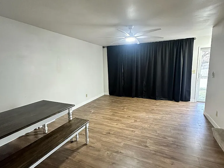 1834 Cardinal Dr — Photo 2