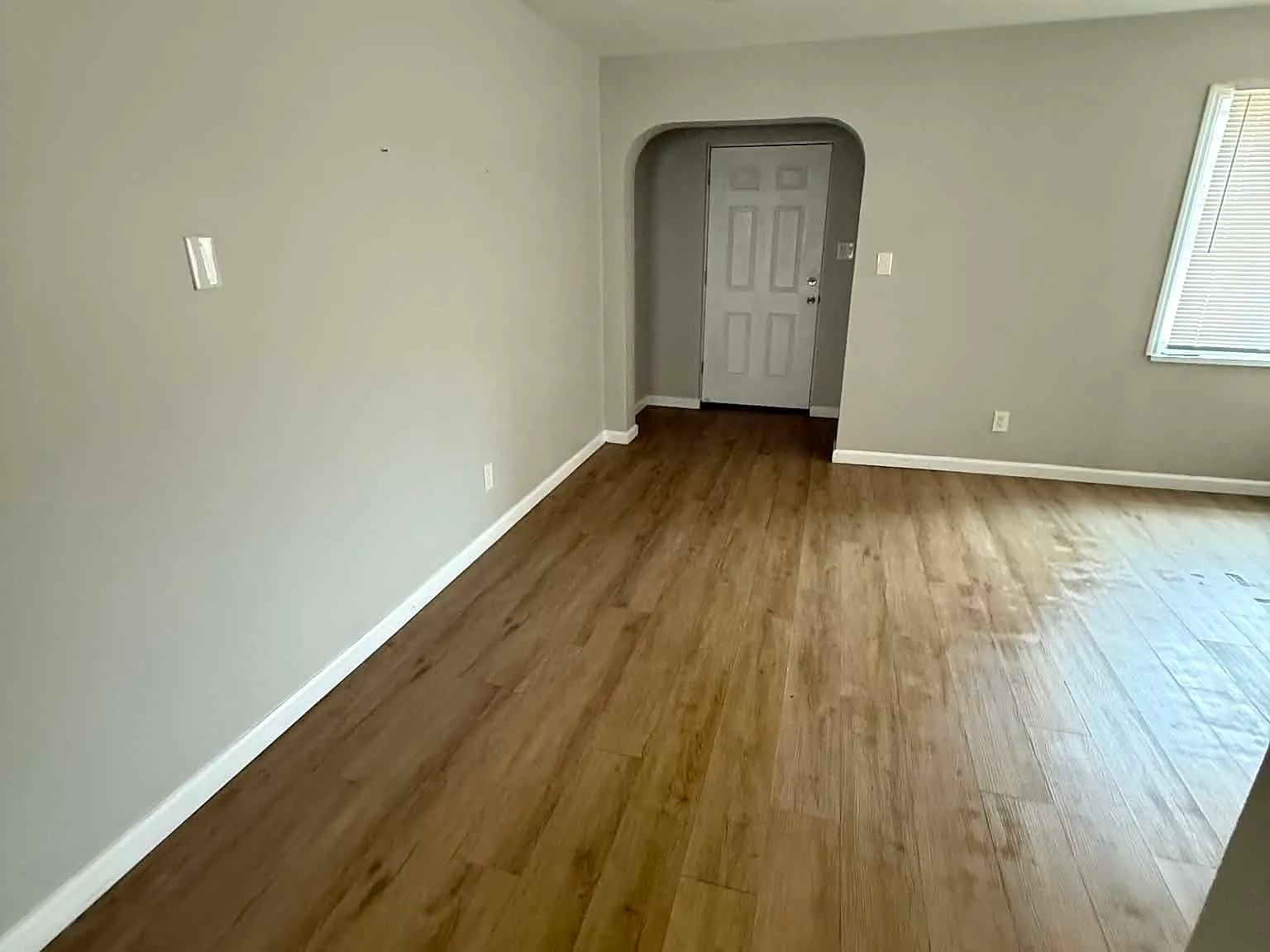 4 bed, 1686 sqft, $2,100 — Photo 3