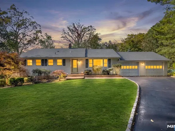 73 W Cedar Place, Ramsey, NJ 07446