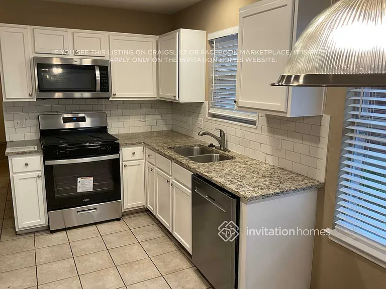 1002 Chatham Ln — Photo 9