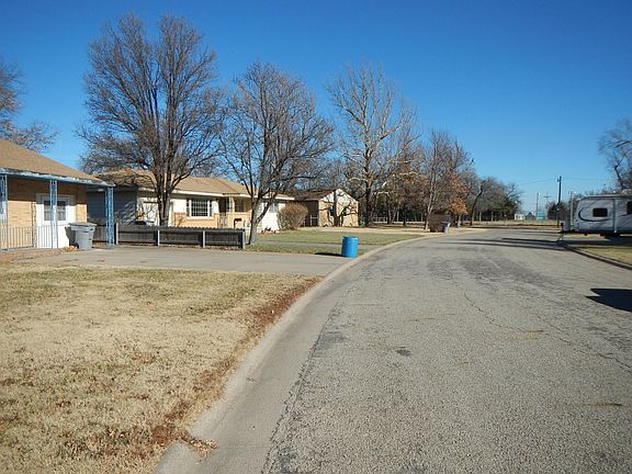 5th image of 208 Bonita Dr