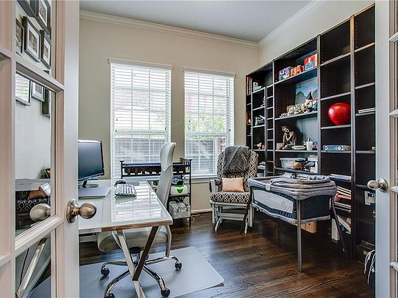 5th image of 3017 Hereford Dr