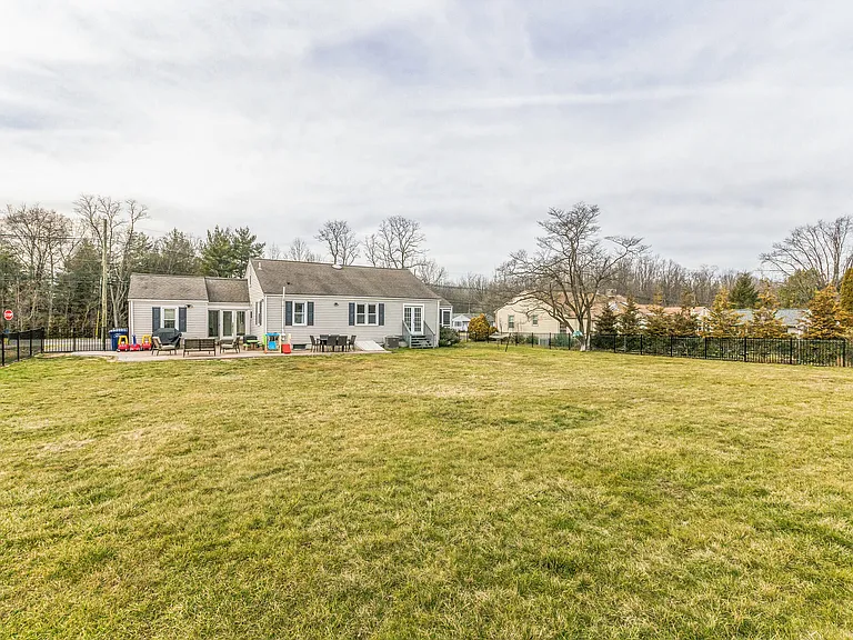 4012 Bridgeboro Rd — Photo 18