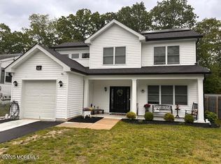 62 E 5th St, Howell, NJ 07731