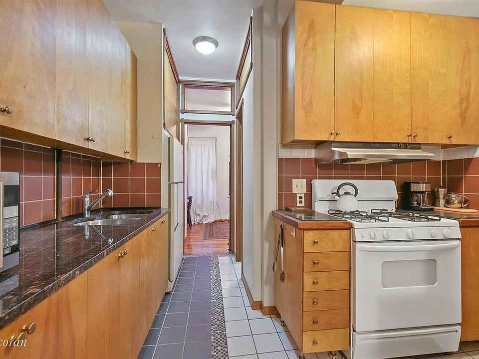 1st image of 204 E 7th St APT 4