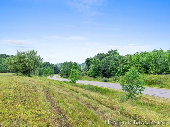 6872 Kilmer Dr SE, Grand Rapids, MI 49512