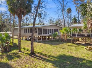 1532 Palm St NE, Steinhatchee, FL 32359
