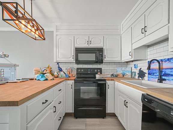 5th image of 5539 Soundside Dr APT K