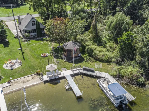 836 Fisher Rd, Quincy, MI 49082
