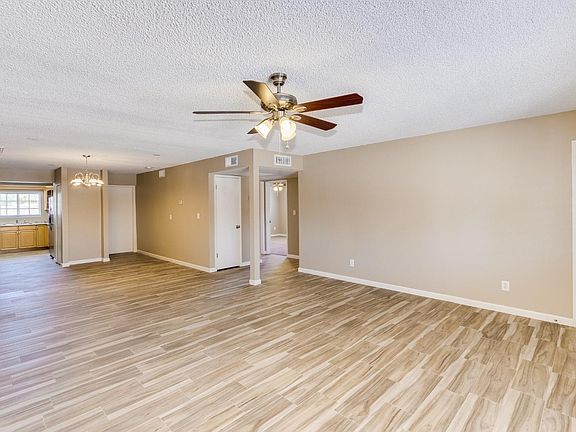 5th image of 2830 N 55th Dr