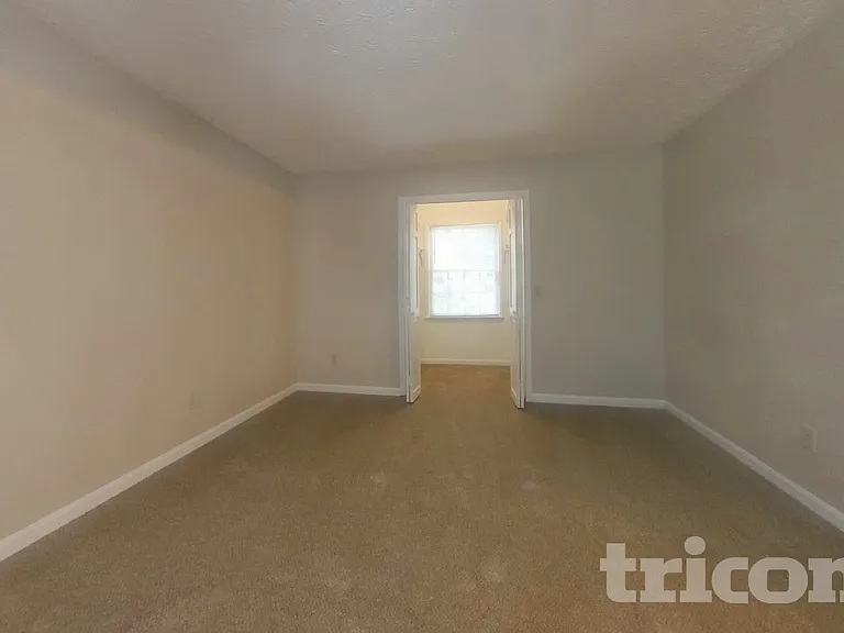 1516 Maple Ridge Dr — Photo 6