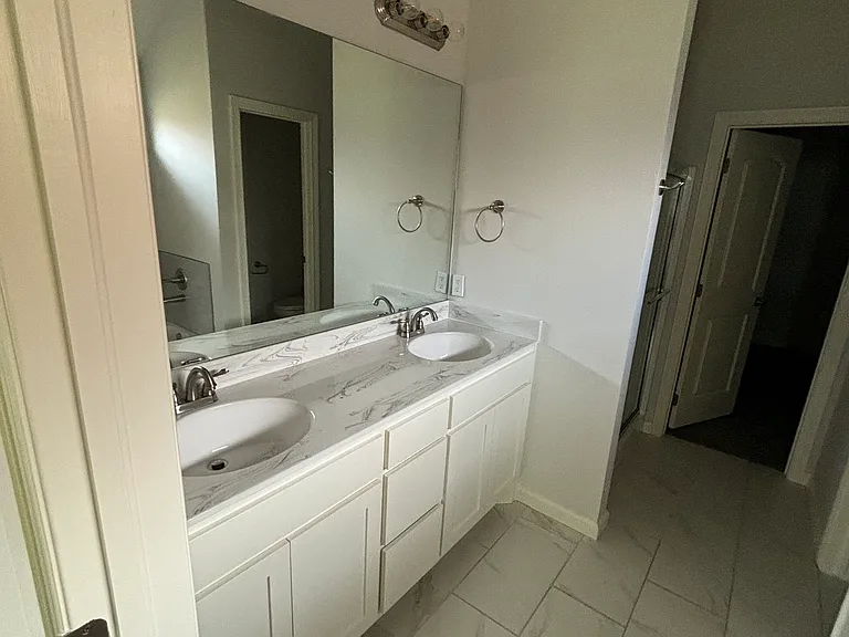 1001 SW 13th St — Photo 3