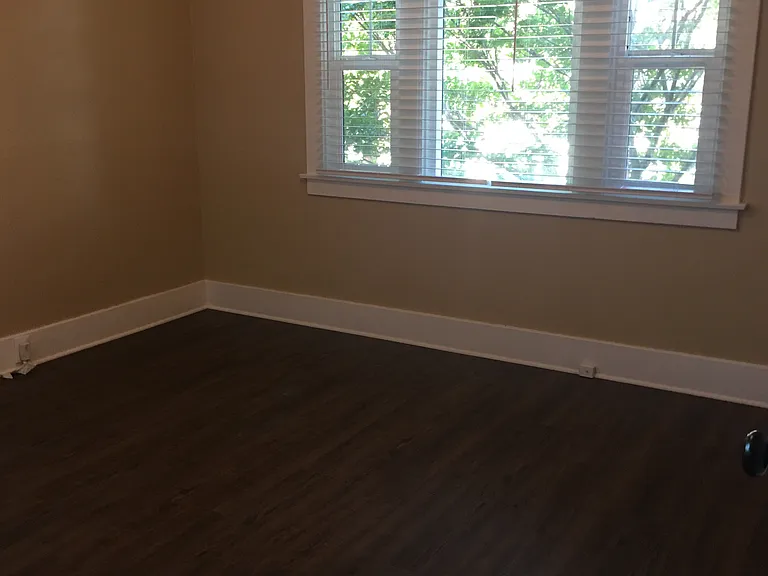 1448 Ash St — Photo 9