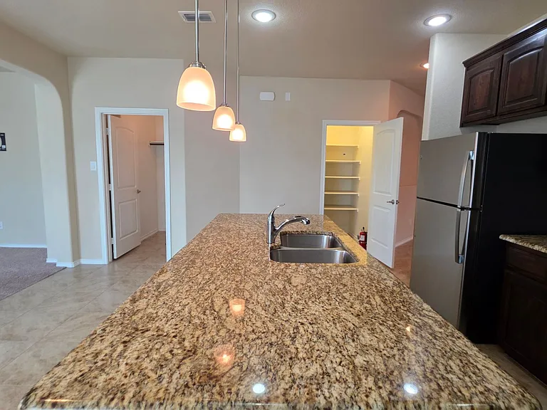 1912 Potrillo Ln — Photo 4