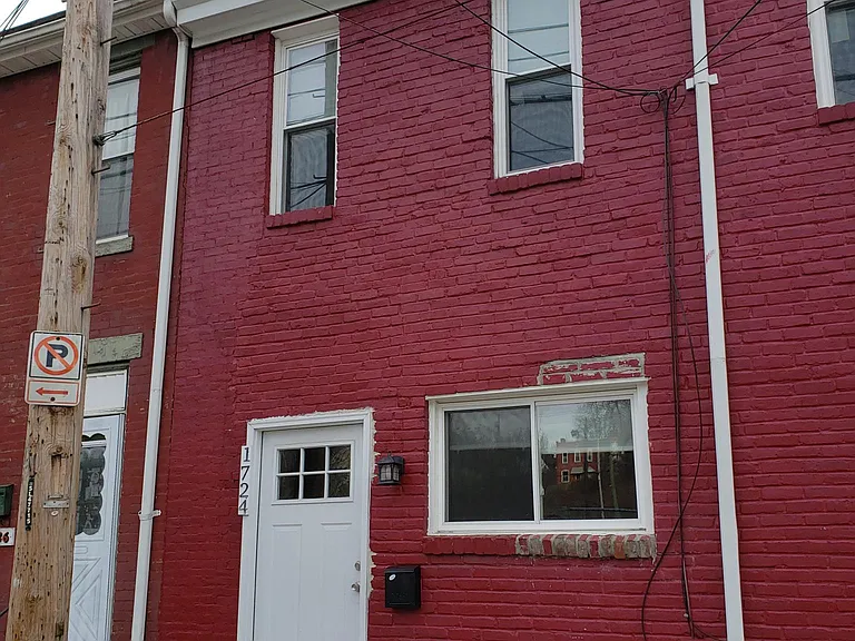 1724 Watson St — Photo 1