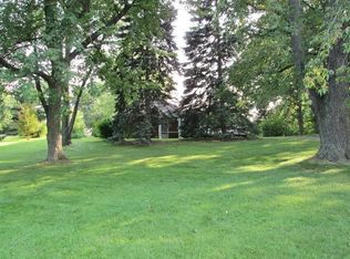 1310 Bullseye Lake Rd, Valparaiso, IN 46383