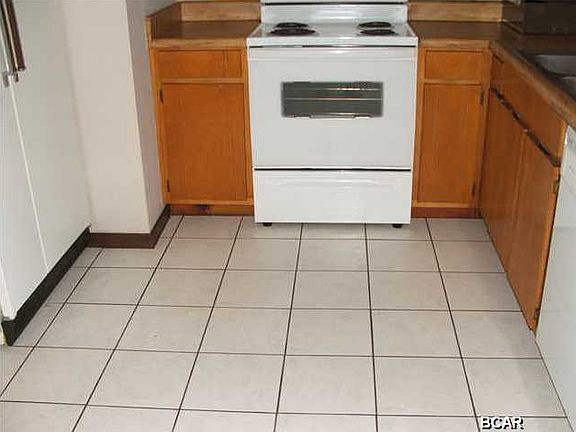 4th image of 606 W 26th St
