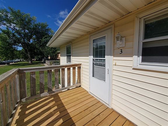 4th image of 807 18th Ave S #3