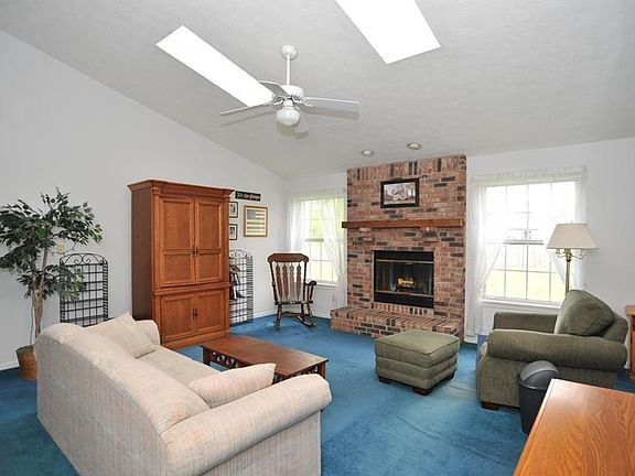 4th image of 6260 Glen Shire Ln